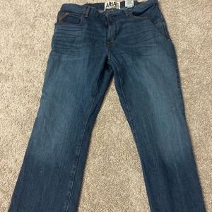 Men’s Ariat low rise m4 jeans. Size 38/30